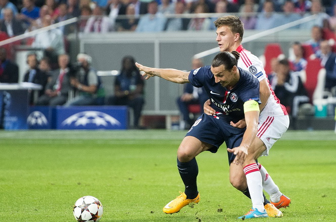 PSG vuột chiến thắng trên sân Ajax-1