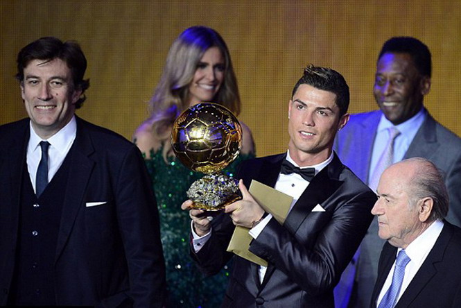 Ronaldo, Messi chuẩn bị vào cuộc đua giành Quả bóng vàng