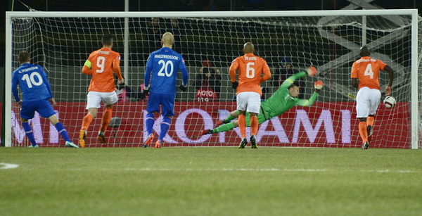 Vòng loại EURO 2016: Hà Lan thua sốc trên sân Iceland-2