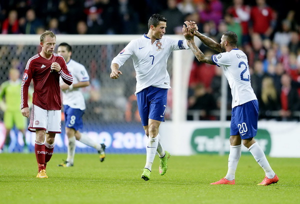 Ronaldo tỏa sáng mang về 3 điểm cho Bồ Đào Nha-1