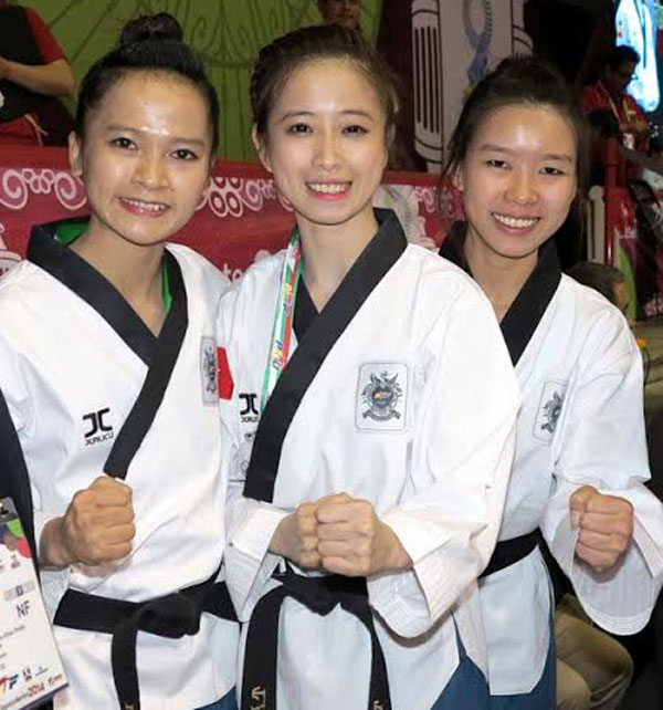3 cô gái VN bảo vệ thành công ngôi vô địch thế giới - Ảnh: Hoàng Triều