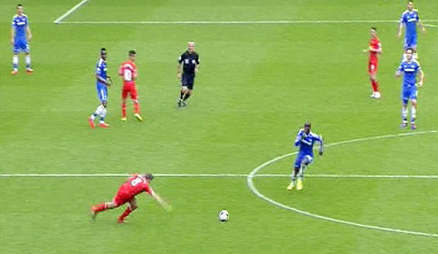 Mourinho trêu tức Gerrard trước trận Liverpool - Chelsea-2