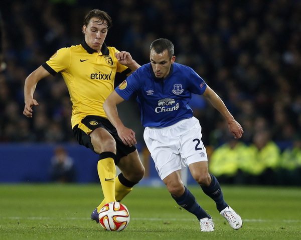 Tottenham và Everton tiến gần vòng knock-out Europa League-1