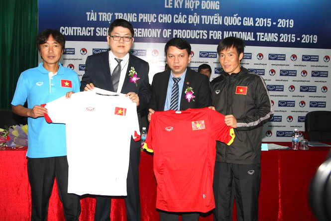 Đội tuyển Việt Nam có trang phục thi đấu mới