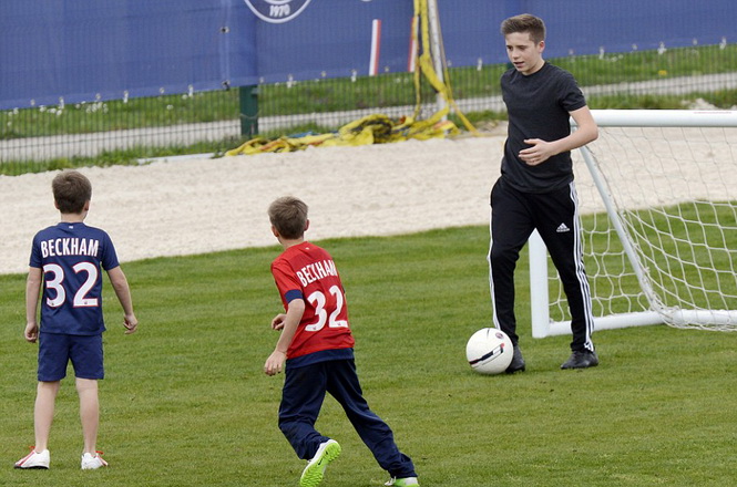 Con trai nhà Beckham bỏ M.U theo Arsenal-2