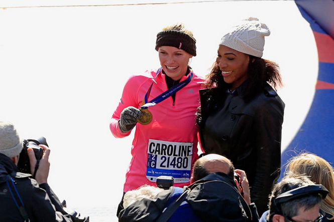 Wozniacki thi chạy marathon dưới trời giá rét