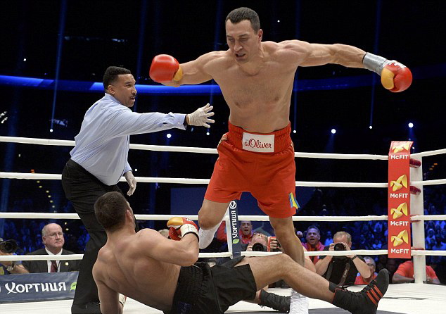 Wladimir Klitschko dễ dàng hạ knock-out Pulev-3