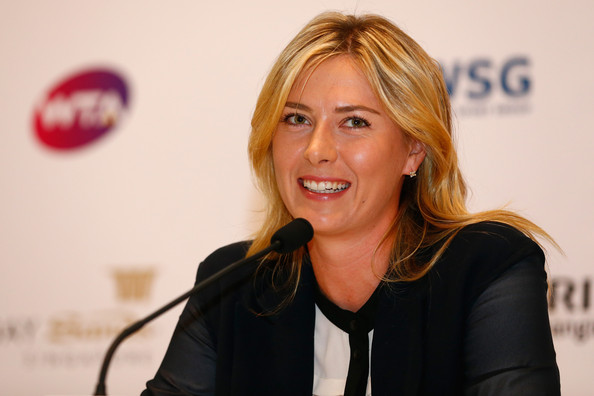 Sharapova thích... lau chùi nhà vệ sinh