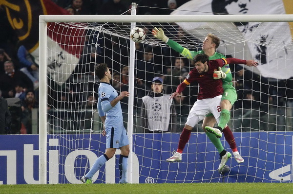Thắng AS Roma, Man City vượt qua vòng bảng Champions League-2