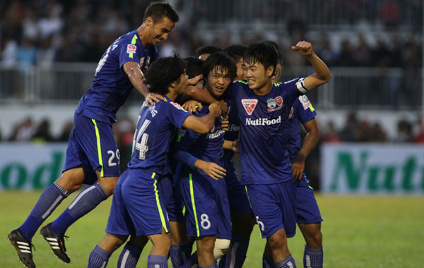 Khai mạc V-League 2015: Hấp dẫn từ những chàng trai U.19