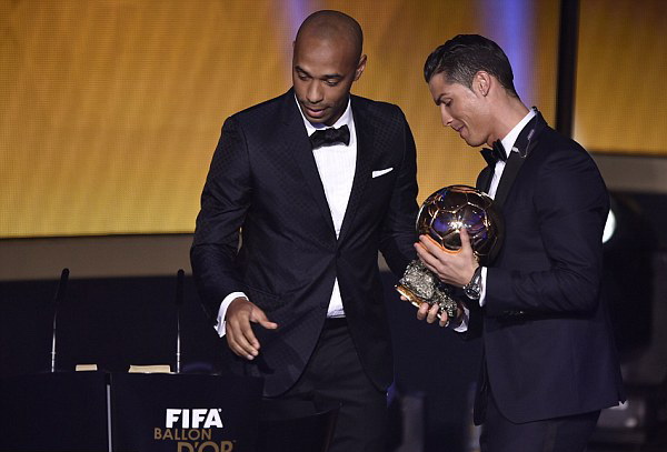 Ronaldo phấn khích khi giành Quả bóng vàng FIFA 2014