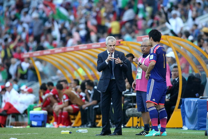 Asian Cup 2015: Nhật Bản tạm treo án bán độ đối với HLV Aguirre