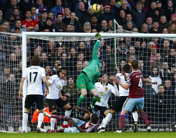 M.U may mắn có 1 điểm trên sân West Ham-2