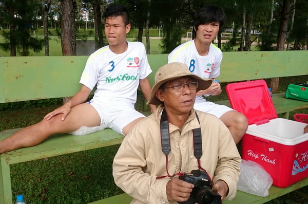 Chấn thương bắp chân tái phát khiến Đông Triều hầu như ngồi ngoài suốt từ đầu mùa giải - Ảnh: Quốc Việt