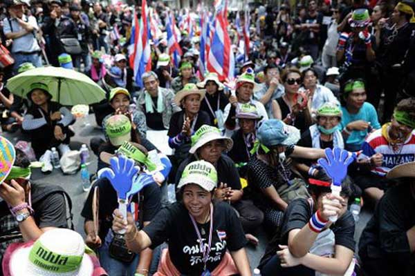 Thái Lan: Súng nổ ở Bangkok, thủ tướng rời khỏi thủ đô