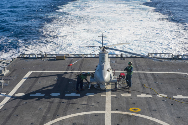 Trực thăng không người lái MQ-8B Fire Scout thử nghiệm thành công trên tàu USS Fort Worth (LCS 3) ở Thái Bình Dương ngày 20.11.2014 - Ảnh: Hải quân Mỹ