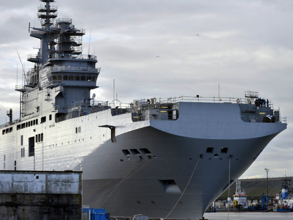 Pháp sẽ lỗ khoảng 250 triệu euro khi bán 2 tàu Mistral cho Ai Cập - Ảnh: AFP