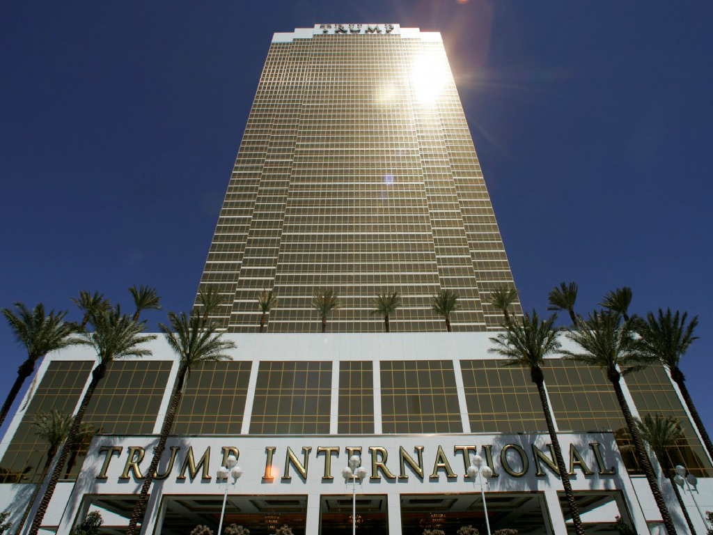 Ít nhất 7 khách sạn của tỉ phú Donald Trump bị tin tặc tấn công - Ảnh: Reuters