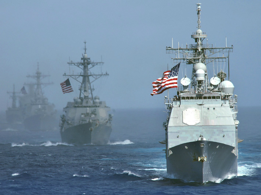 Tàu khu trục USS Lassen vừa qua có chuyến tuần tra gần đảo nhân tạo Trung Quốc xây trái phép ở Biển Đông - Ảnh: Bộ Quốc phòng Mỹ