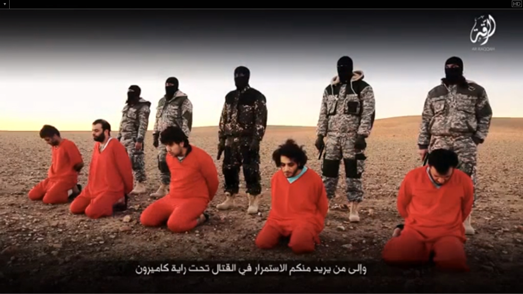 Các con tin bị hành quyết trong đoạn video mới nhất của IS - Ảnh chụp từ clip trang Heavy