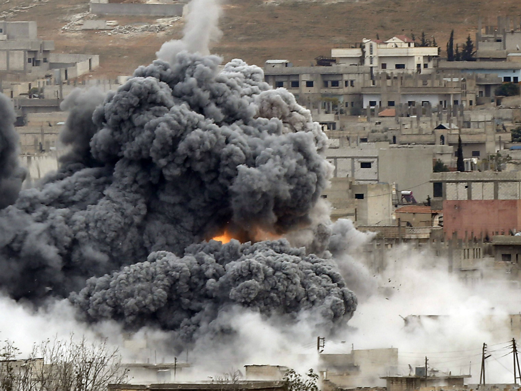 Mỹ và liên quân đã tấn công nhắm vào nguồn tài chính của IS để tiêu diệt tổ chức này - Ảnh: Reuters