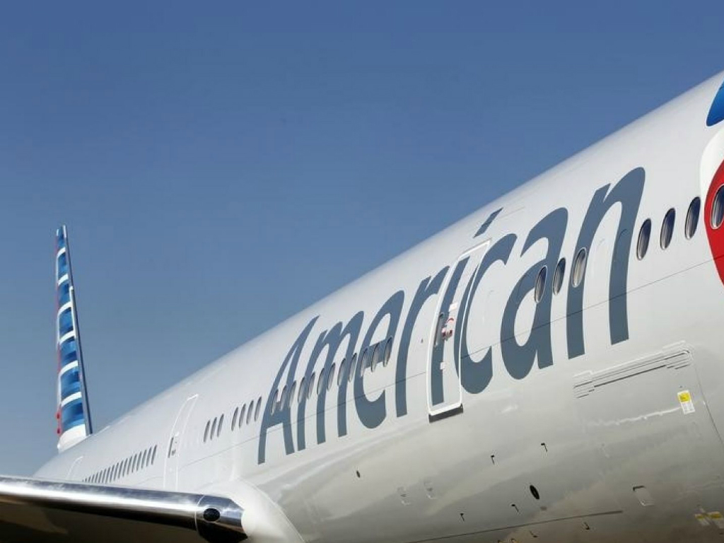 Bốn hành khách Mỹ cho rằng hãng American Airlines đã phân biệt đối xử - Ảnh: Reuters