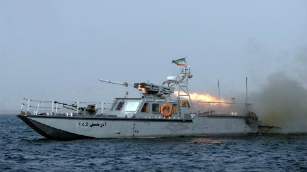 Hải quân Iran thông báo đã  buộc một tàu chiến và máy bay Mỹ rời khỏi khu vực nước này đang tập trận - Ảnh minh hoạ: AFP
