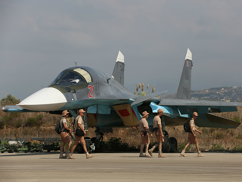 Máy bay ném bom Su-34 của Nga tại sân bay Hmeimim, Syria - Ảnh: Bộ Quốc phòng Nga
