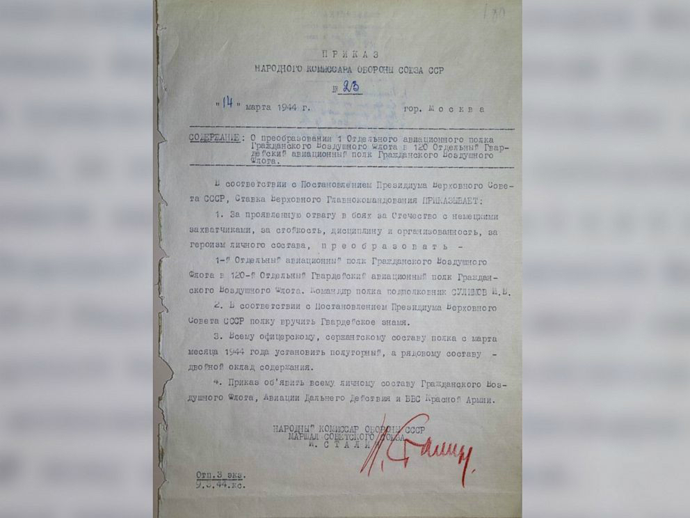 Sắc lệnh quân sự do Joseph Stalin ký năm 1944 - Ảnh: Đại sứ quán Mỹ tại Moscow