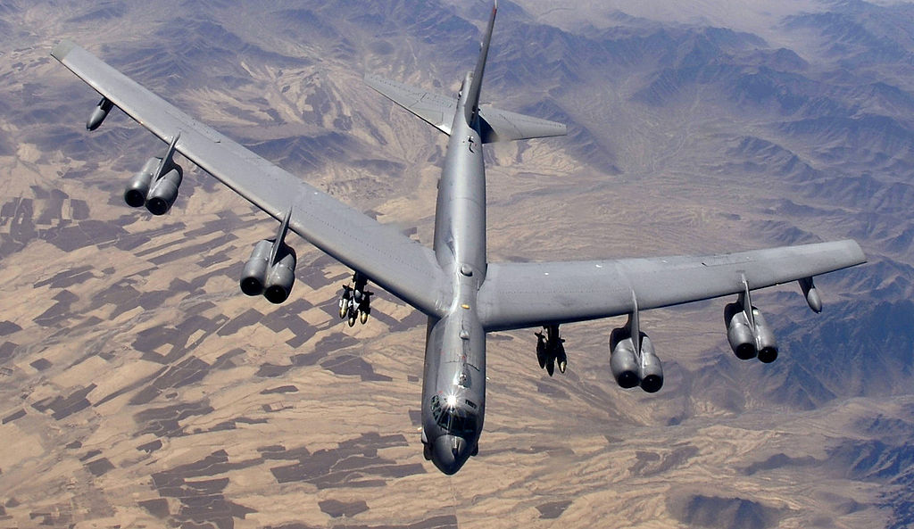 Máy bay B-52 sẽ thay thế máy bay ném bom B-1 dội bom quân IS tại Iraq và Syria - Ảnh: Không quân Mỹ