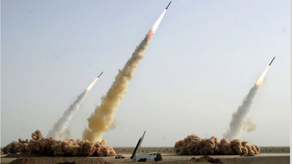 Iran tiếp tục phóng thêm 2 tên lửa ngày 9.3 và nói đây là kết quả của lệnh trừng phạt mà Mỹ áp với nước này - Ảnh: AFP