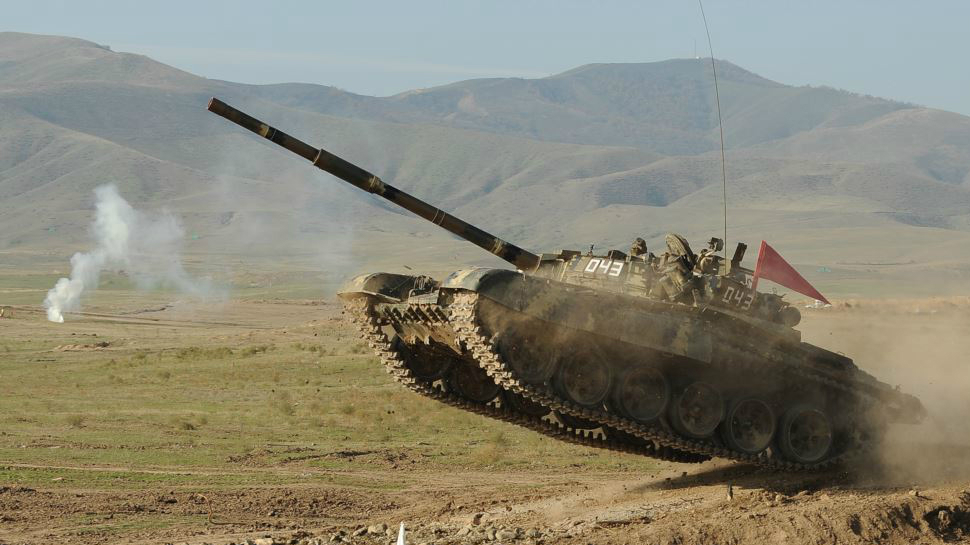 Giao tranh diễn ra giữa Armenia và Azerbaijan tại khu vực Nagorno-Karabakh và cả 2 bên tố nhau vi phạm thoả thuận ngừng bắn - Ảnh: AFP