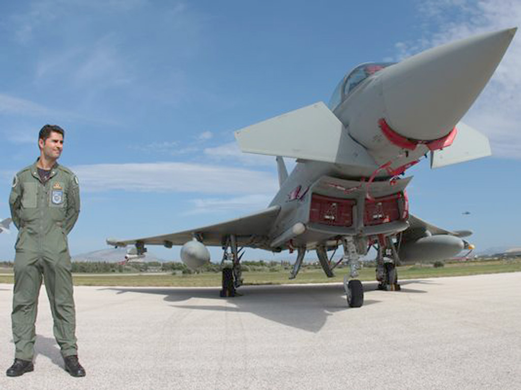 Một chiếc Typhoon tại căn cứ không quân Trapani, Sicily (Ý). Kuwait sẽ nhận được đủ 28 tiêm kích Typhoon do Ý sản xuất vào năm 2022 - Ảnh: AFP