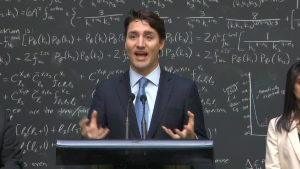 Thủ tướng Justin Trudeau của Canada làm người nghe phấn khích sau câu trả lời về máy tính lượng tử - Ảnh chụp từ clip của Reuters