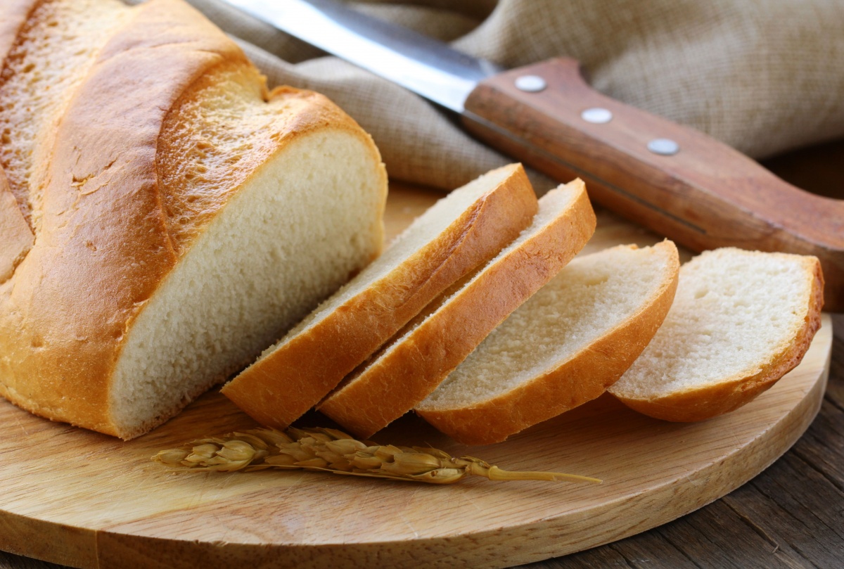 Bánh mì là thực phẩm nên dùng khi bị cảm cúm - Ảnh: Shutterstock