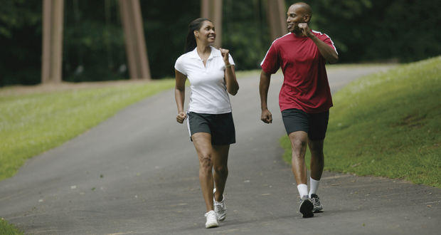 Chạy bộ giúp tăng cường sức mạnh cho xương và cơ bắp - Ảnh: Shutterstock