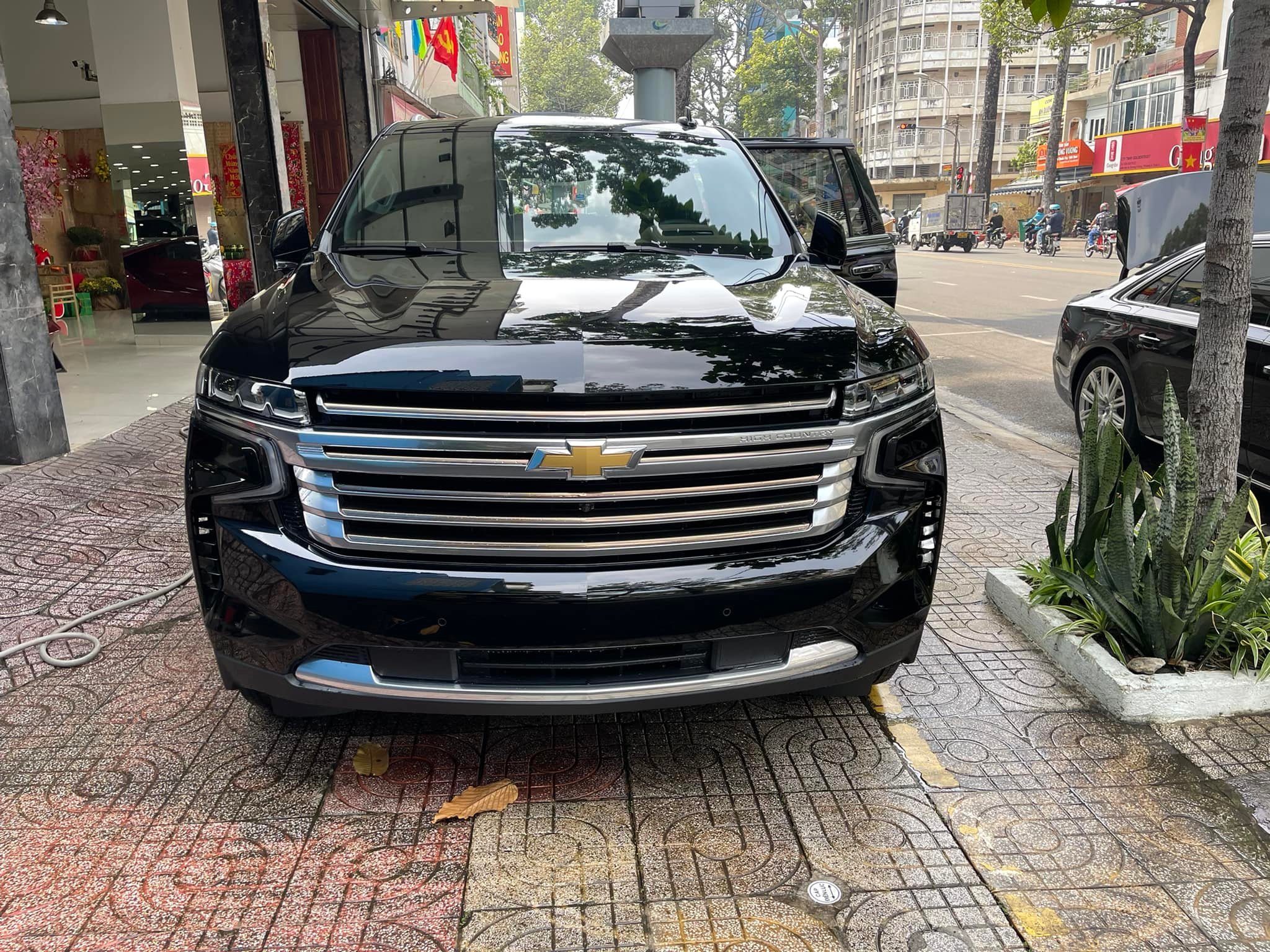 'Xe đặc vụ' Chevrolet Suburban 2021 bất ngờ xuất hiện tại Việt Nam