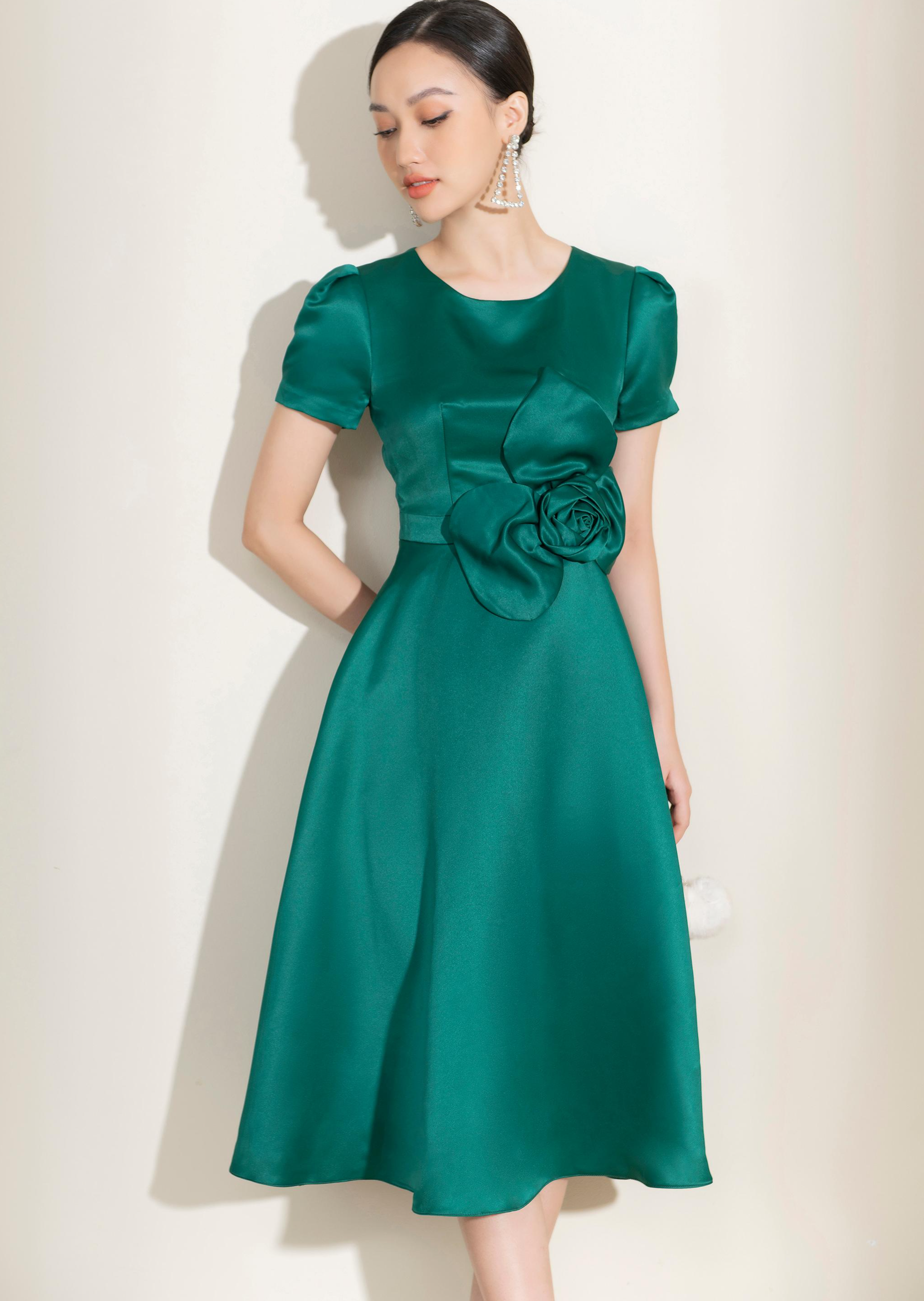 100+ mẫu váy đồng phục công sở thanh lịch, thời trang 2024