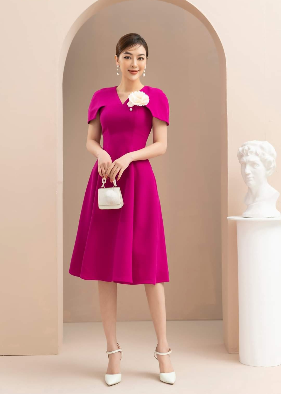 15 kiểu váy trơn màu đơn giản nhưng không hề nhàm chán - Thời trang - Việt  Giải Trí
