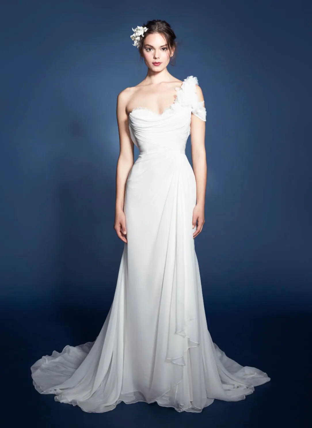 Top 5 mẫu váy cưới đi bàn gọn nhẹ cho nàng dâu - Omni Bridal- Đơn vị cung  cấp dịch vụ cưới trọn gói chuyên nghiệp và uy tín.