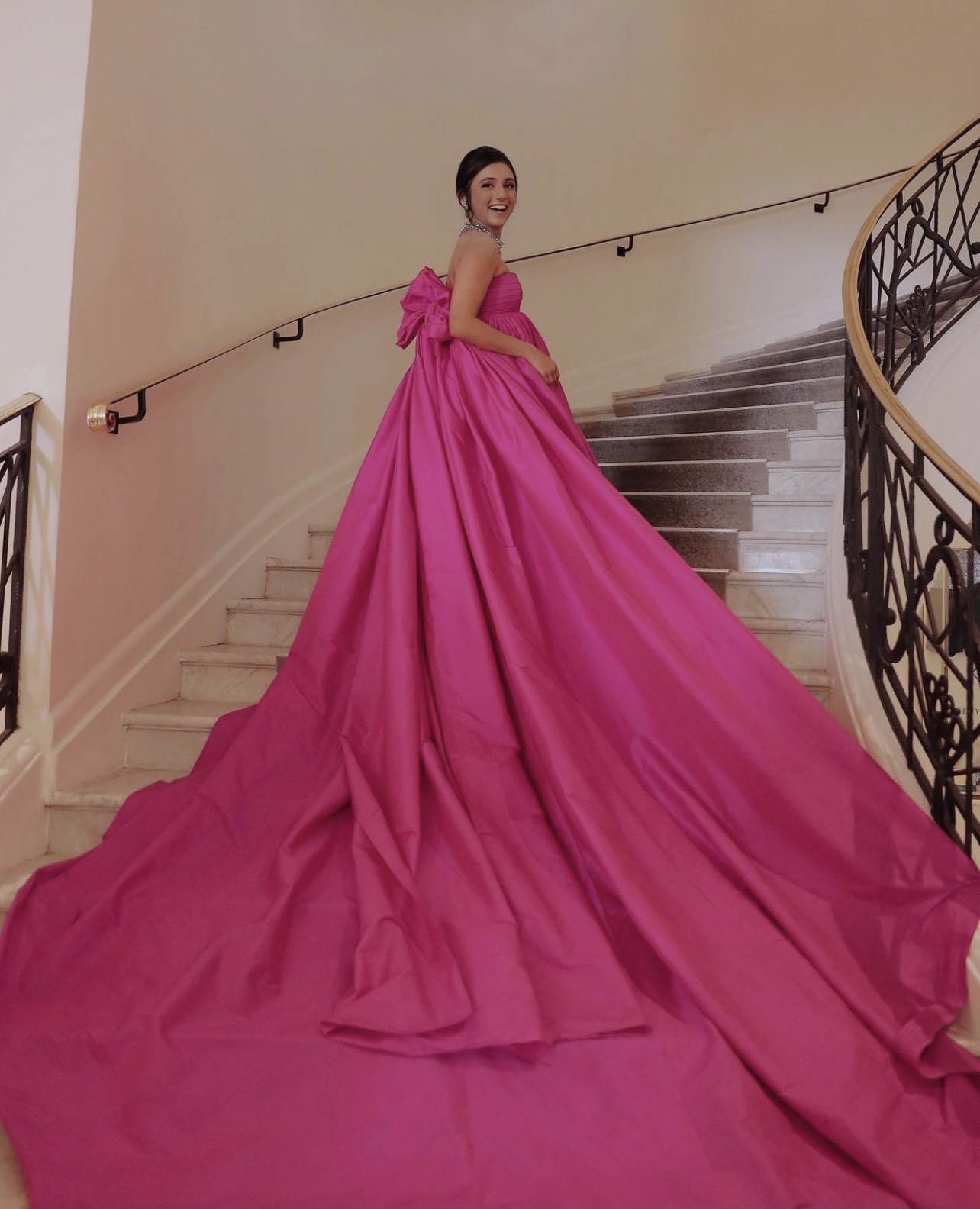 Đầm dạ hội hồng pastel hở lưng cao cấp – Do Long