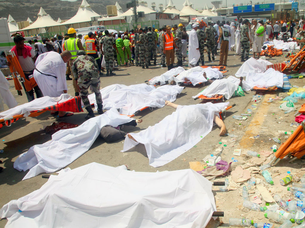 Thi thể những nạn nhân trong thảm họa giẫm đạp ngày 24.9 - Ảnh: AFP