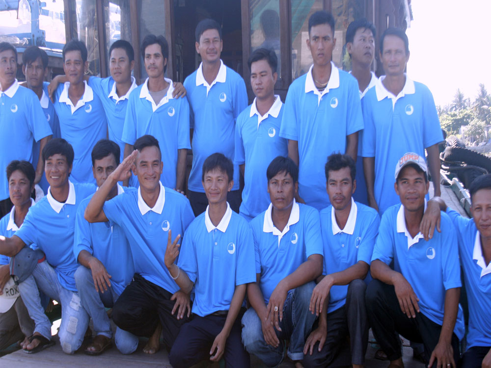 Niềm vui của các ngư dân trẻ thị trấn Thuận An trong ngày thành lập Câu lạc bộ Ngư dân trẻ vươn khơi bám biển - Ảnh: Đình Toàn