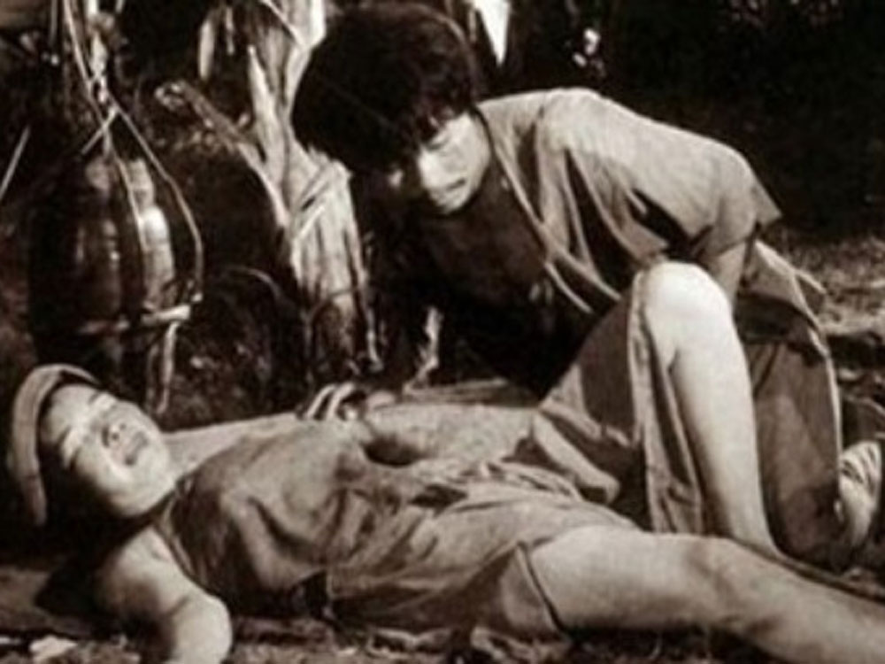 Hình ảnh Chí Phèo cưỡng bức Thị Nở tại vườn chuối đã trở thành cảnh nóng kinh điển của điện ảnh VN - Ảnh: T.L