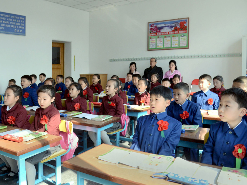 Một lớp học ở Bình Nhưỡng - Ảnh: Reuters