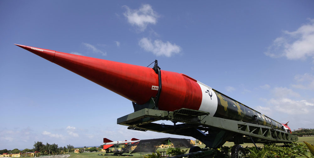 Một tên lửa đạn đạo tầm trung SS-4 có thể mang theo đầu đạn hạt nhân từ thời Liên Xô - Ảnh: Reuters