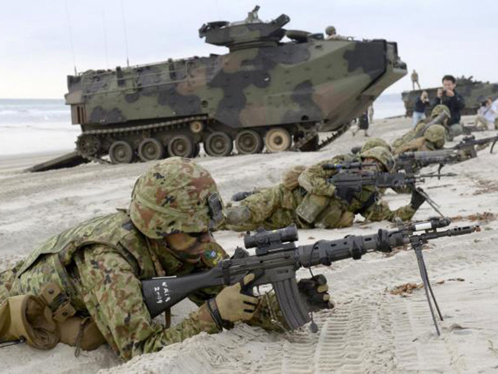 Binh sĩ Mỹ và Nhật trong một cuộc tập trận chung - Ảnh: Reuters