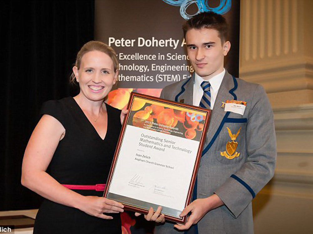 Ivan Zelich nhận giải thưởng Peter Doherty của Úc - Ảnh: Ivan Zelich
