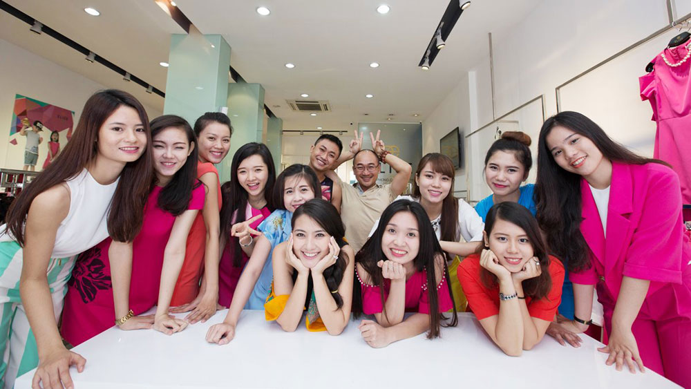 Ngọc Lan làm stylist cho 22 thí sinh lọt vào chung kết 'Nét đẹp Sư phạm' - Ảnh: Doãn Quang