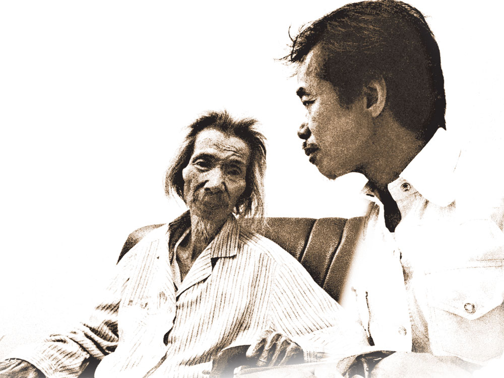Nhà soạn nhạc Nguyễn Thiện Đạo (phải) và nhạc sĩ Văn Cao - Ảnh: Nguyễn Đình Toán